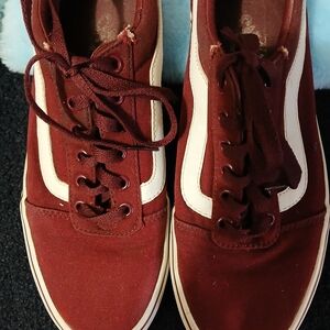 Vans Women's Sneakers in Burgundy and White